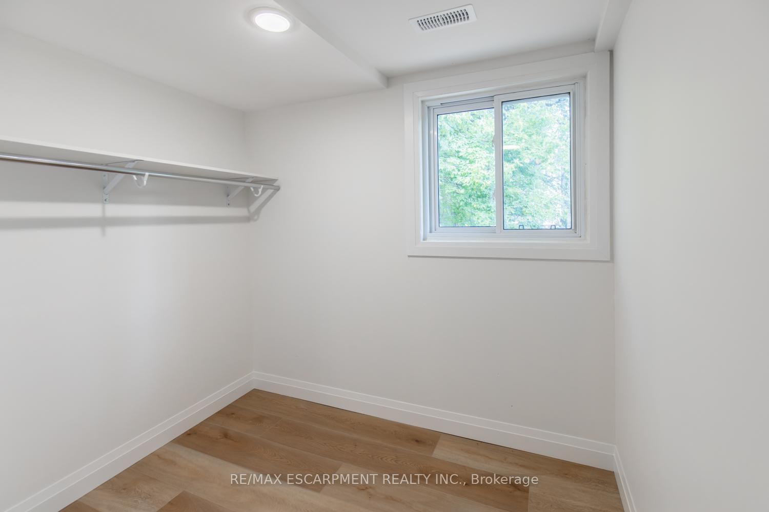 Photo 11 of 92 Pearl Street S, Hamilton, Strathcona — HOMEH