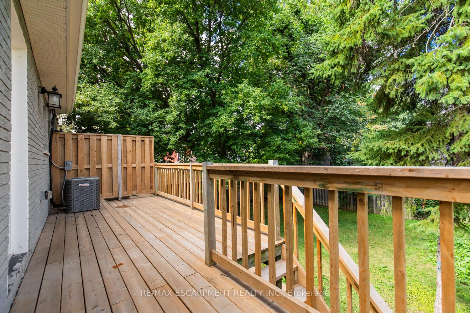 Photo 15 of 92 Pearl Street S, Hamilton, Strathcona — HOMEH