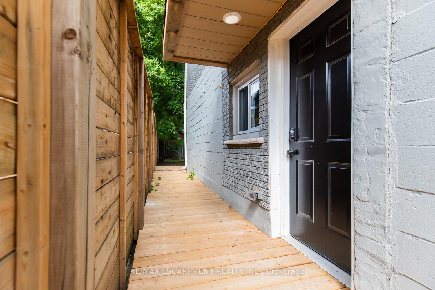 Photo 27 of 92 Pearl Street S, Hamilton, Strathcona — HOMEH