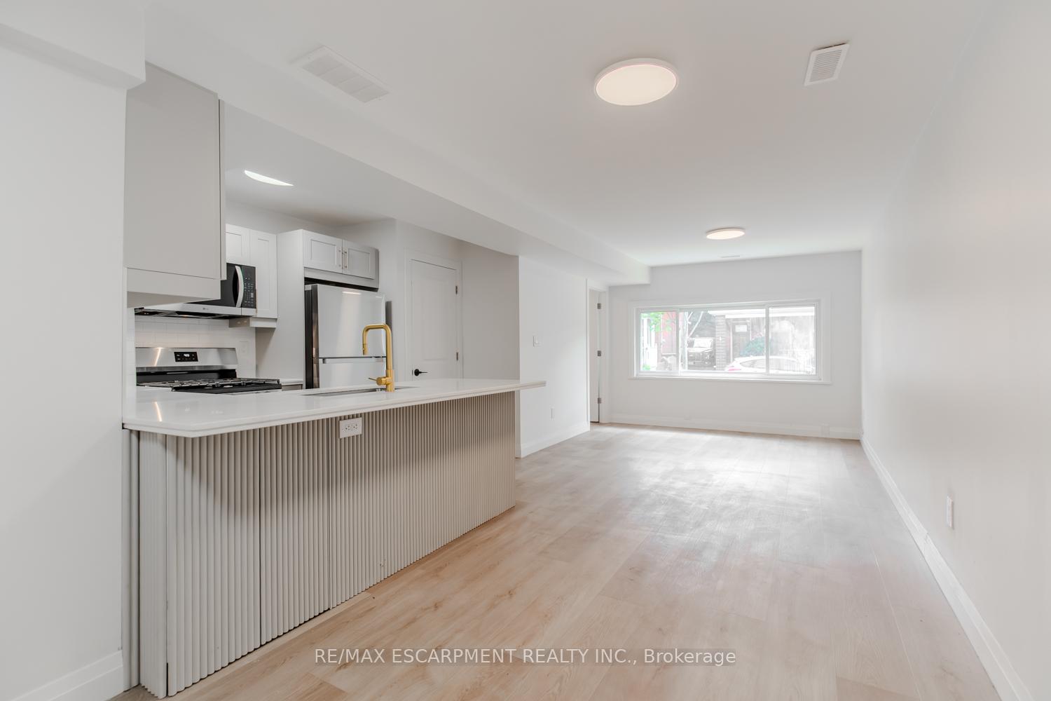 Photo 14 of 92 Pearl Street S, Hamilton, Strathcona — HOMEH