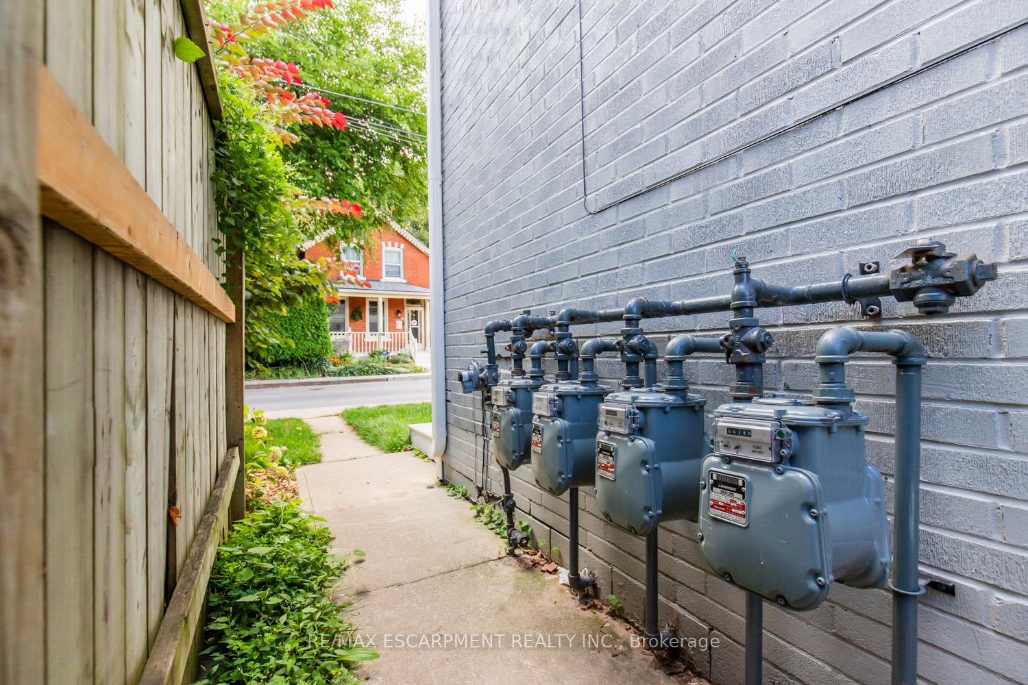 Photo 46 of 92 Pearl Street S, Hamilton, Strathcona — HOMEH