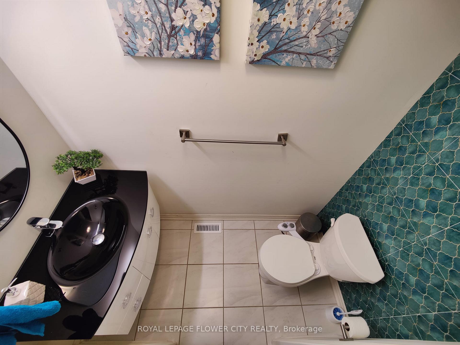 Photo 2 of 360 Valleyway Drive, Brampton, Credit Valley — HOMEH