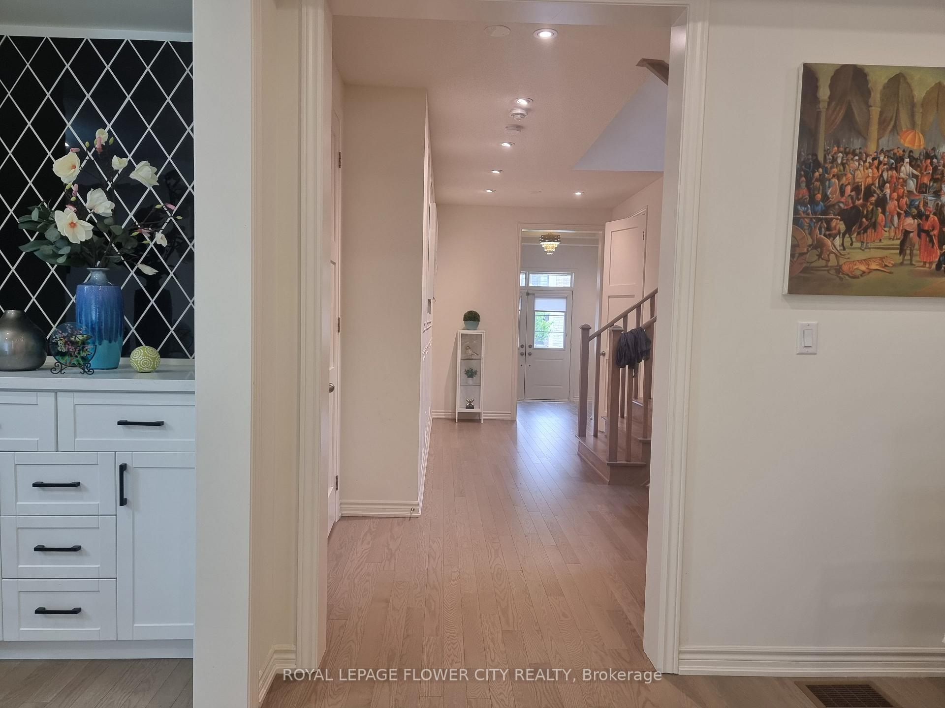 Photo 13 of 360 Valleyway Drive, Brampton, Credit Valley — HOMEH
