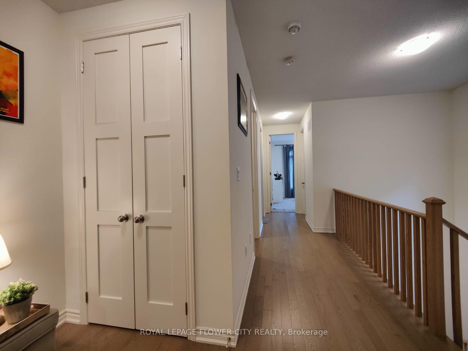 Photo 5 of 360 Valleyway Drive, Brampton, Credit Valley — HOMEH