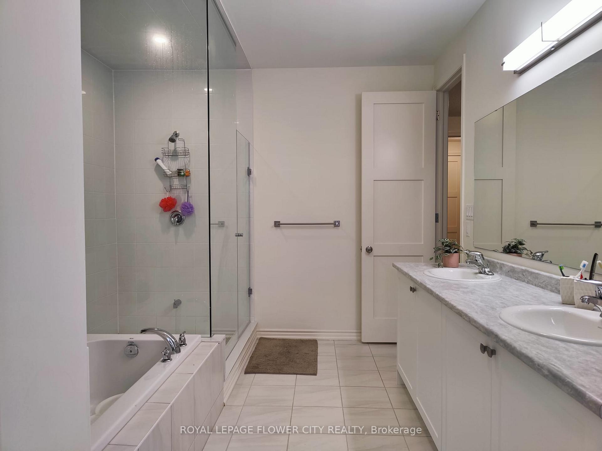 Photo 7 of 360 Valleyway Drive, Brampton, Credit Valley — HOMEH