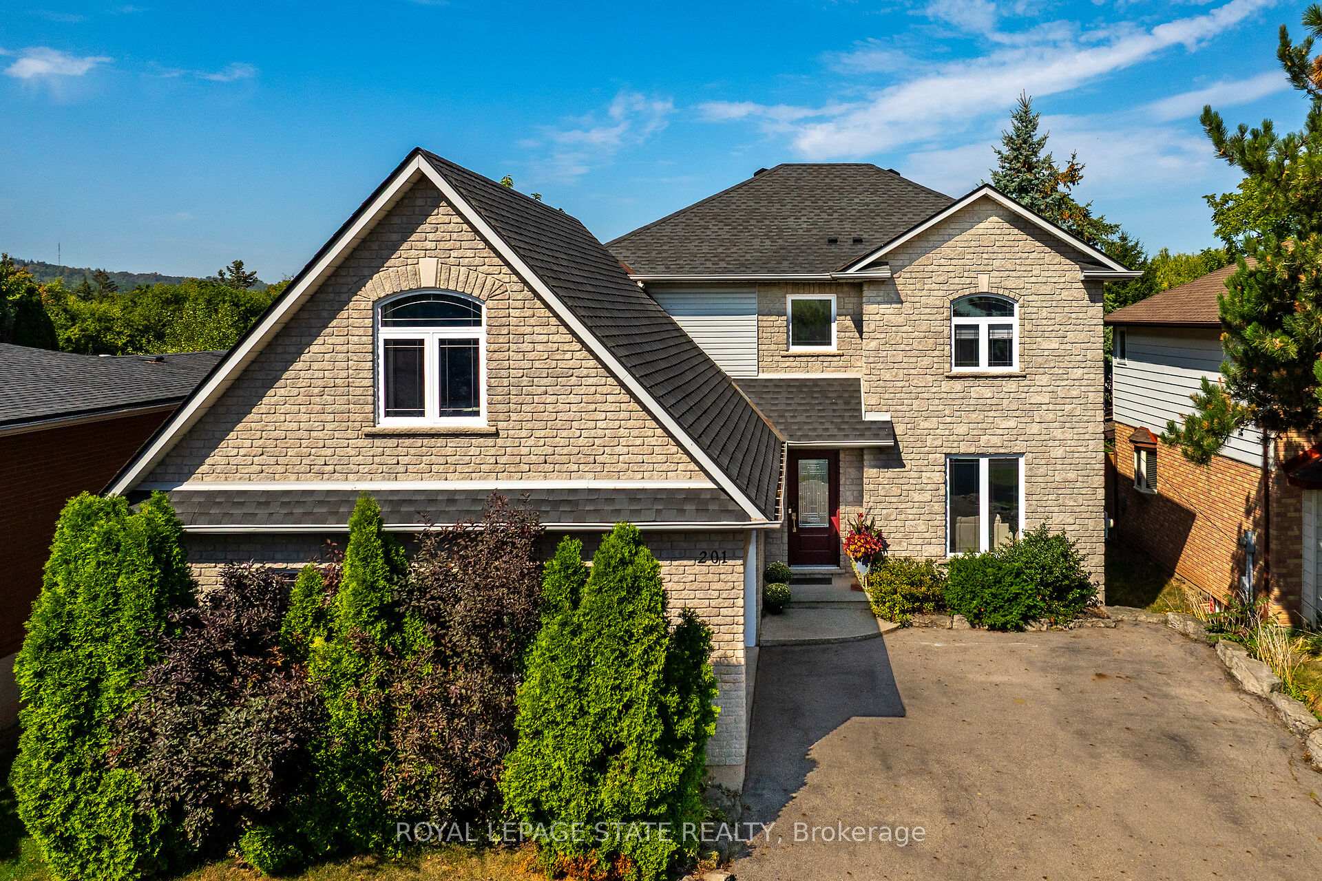 Photo 1 of 201 Jones Road, Hamilton, Stoney Creek — HOMEH