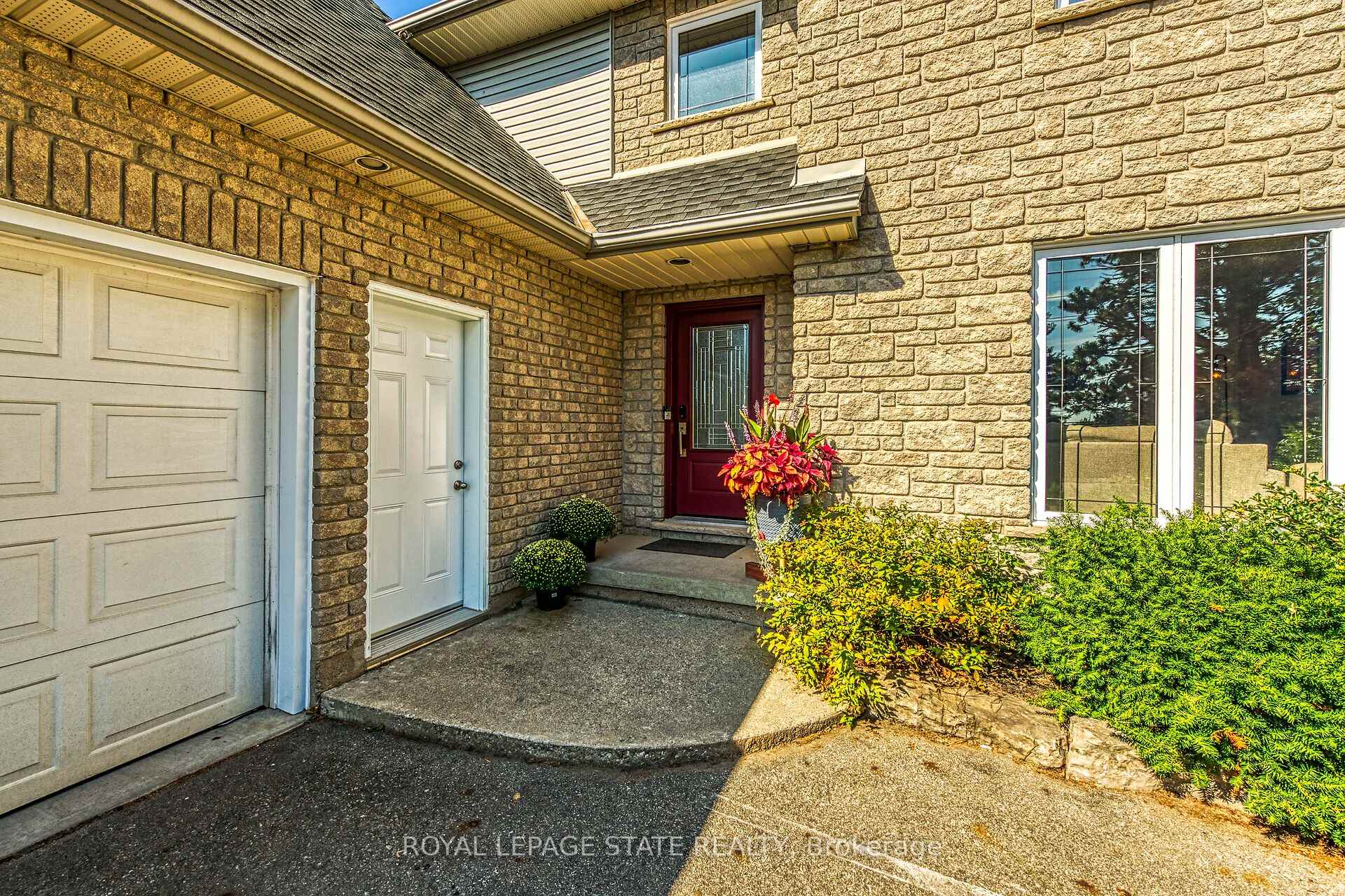 Photo 7 of 201 Jones Road, Hamilton, Stoney Creek — HOMEH