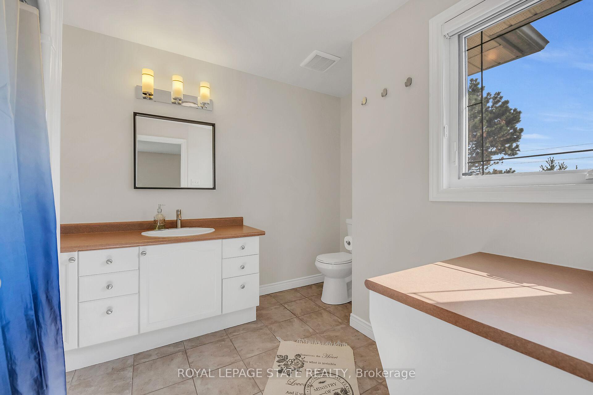 Photo 22 of 201 Jones Road, Hamilton, Stoney Creek — HOMEH