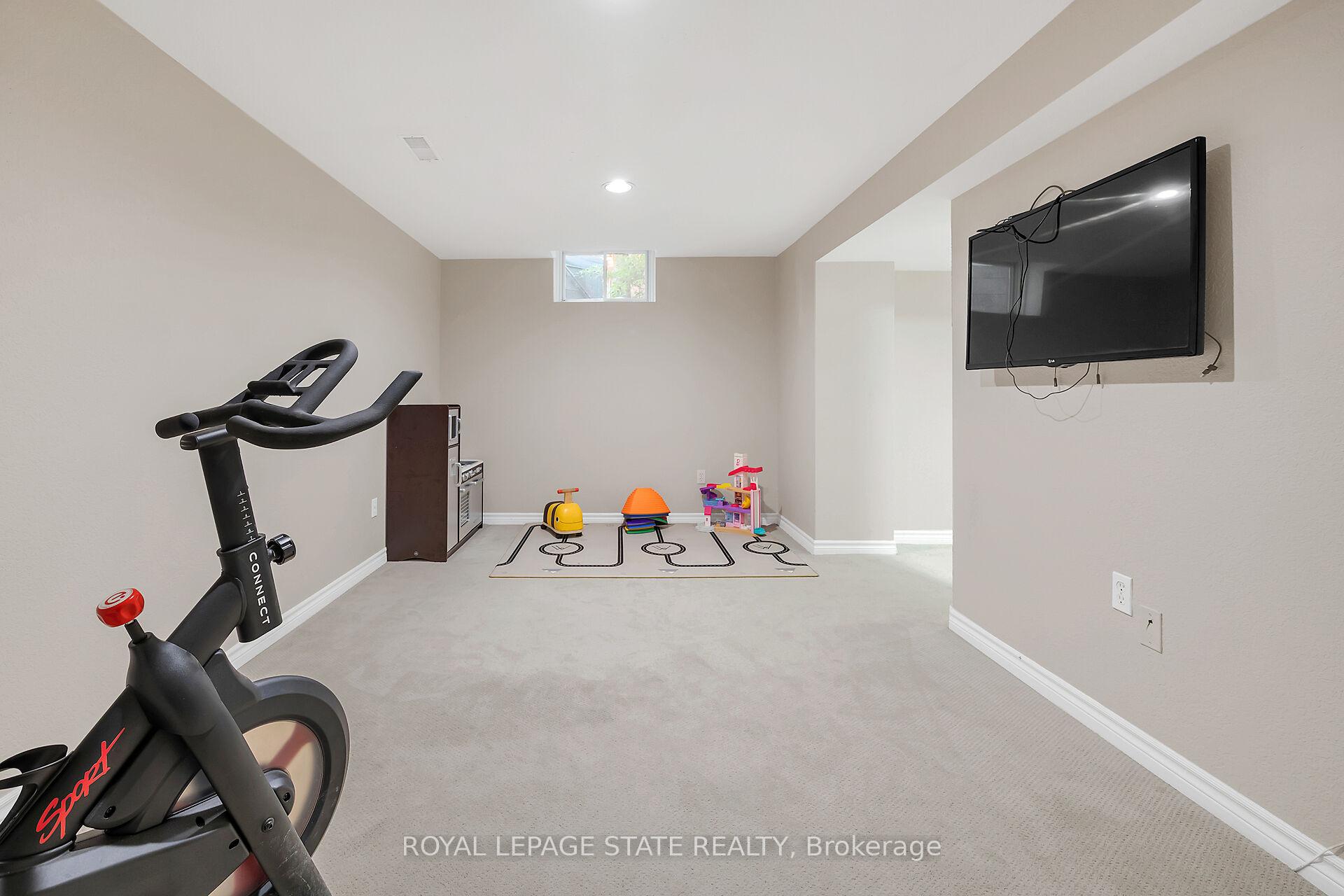 Photo 25 of 201 Jones Road, Hamilton, Stoney Creek — HOMEH
