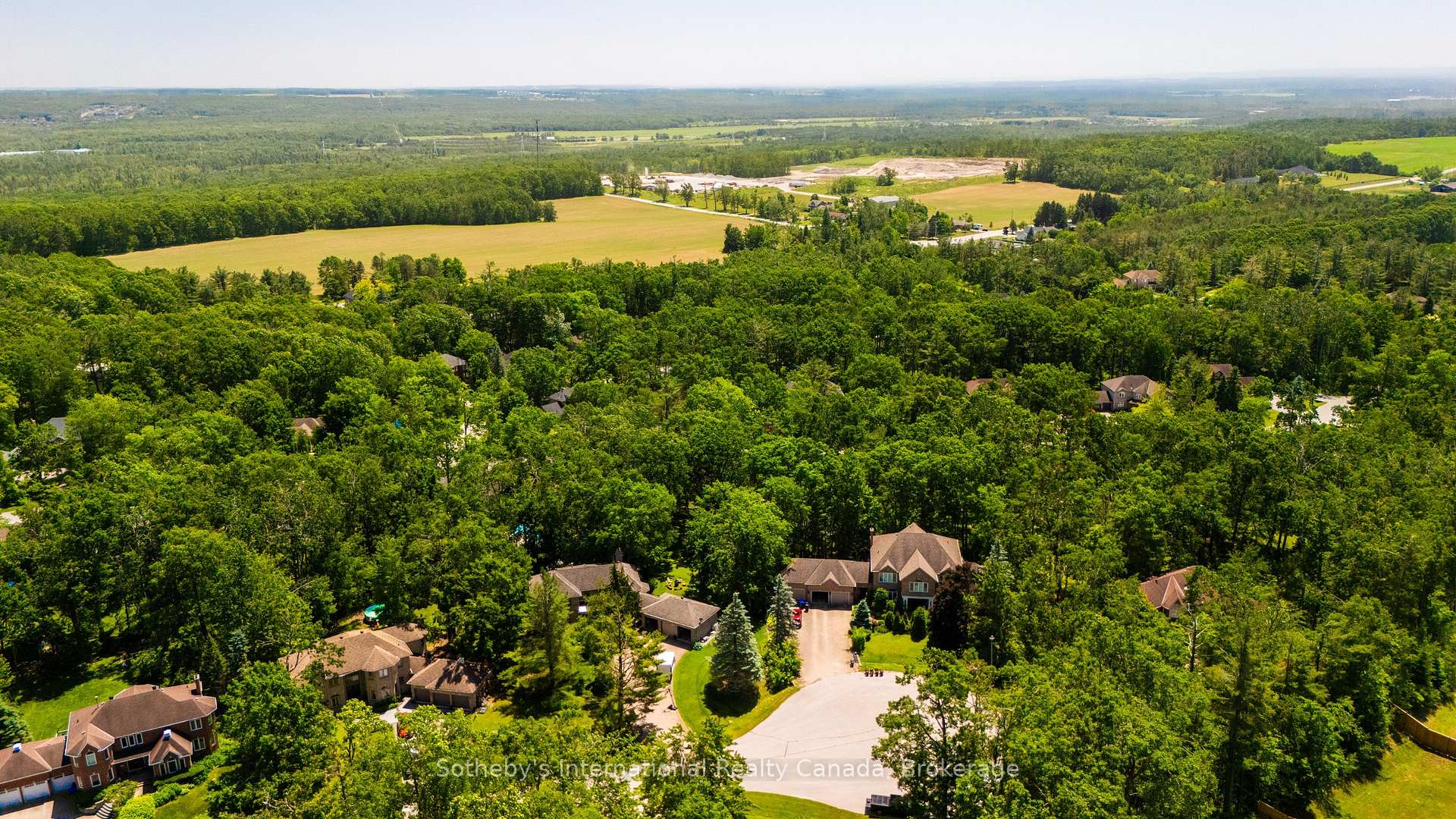 Photo 36 of 33 Edgecombe Terrace, Springwater, Rural Springwater — HOMEH