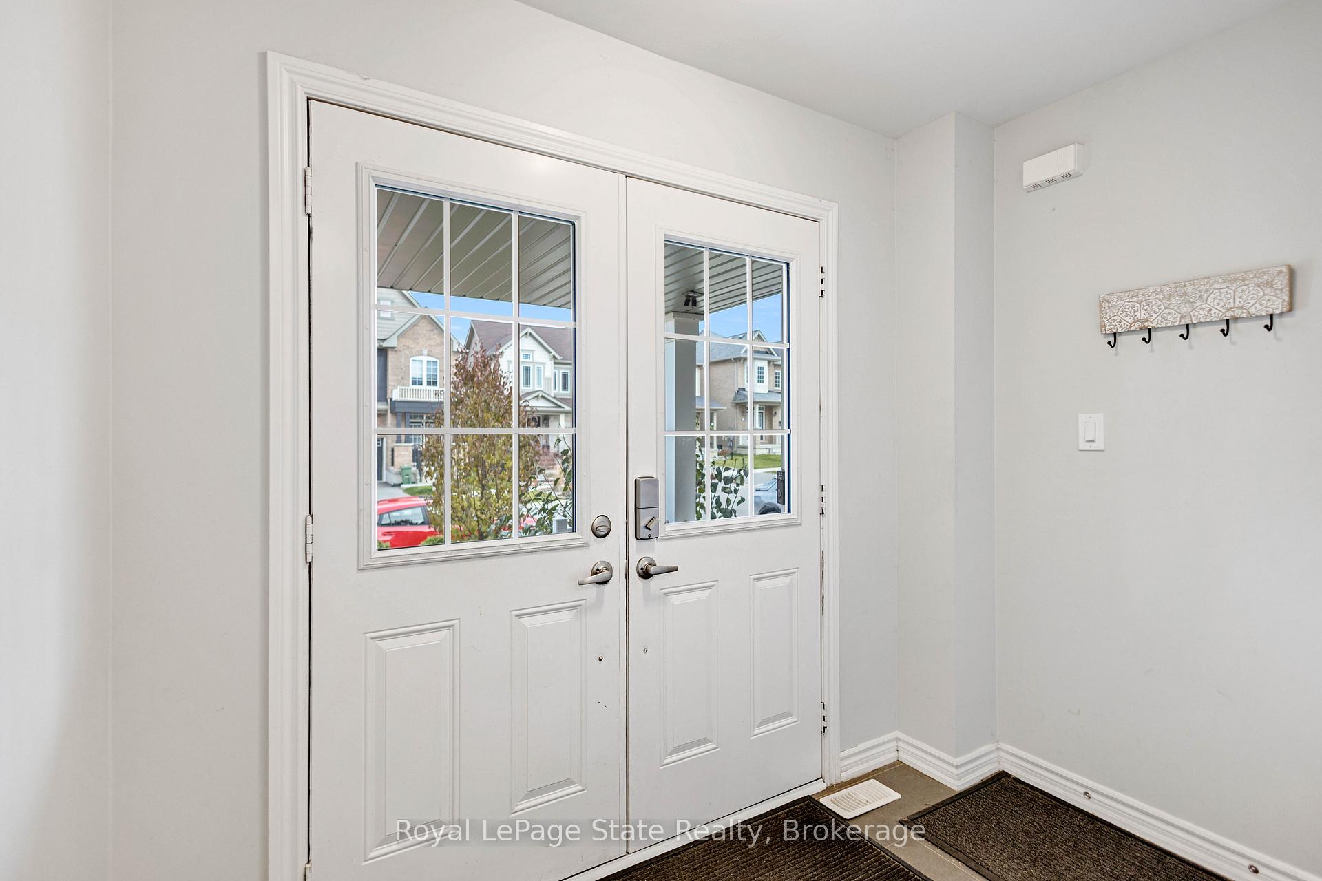 Photo 4 of 39 Mccargow Drive, Haldimand — HOMEH