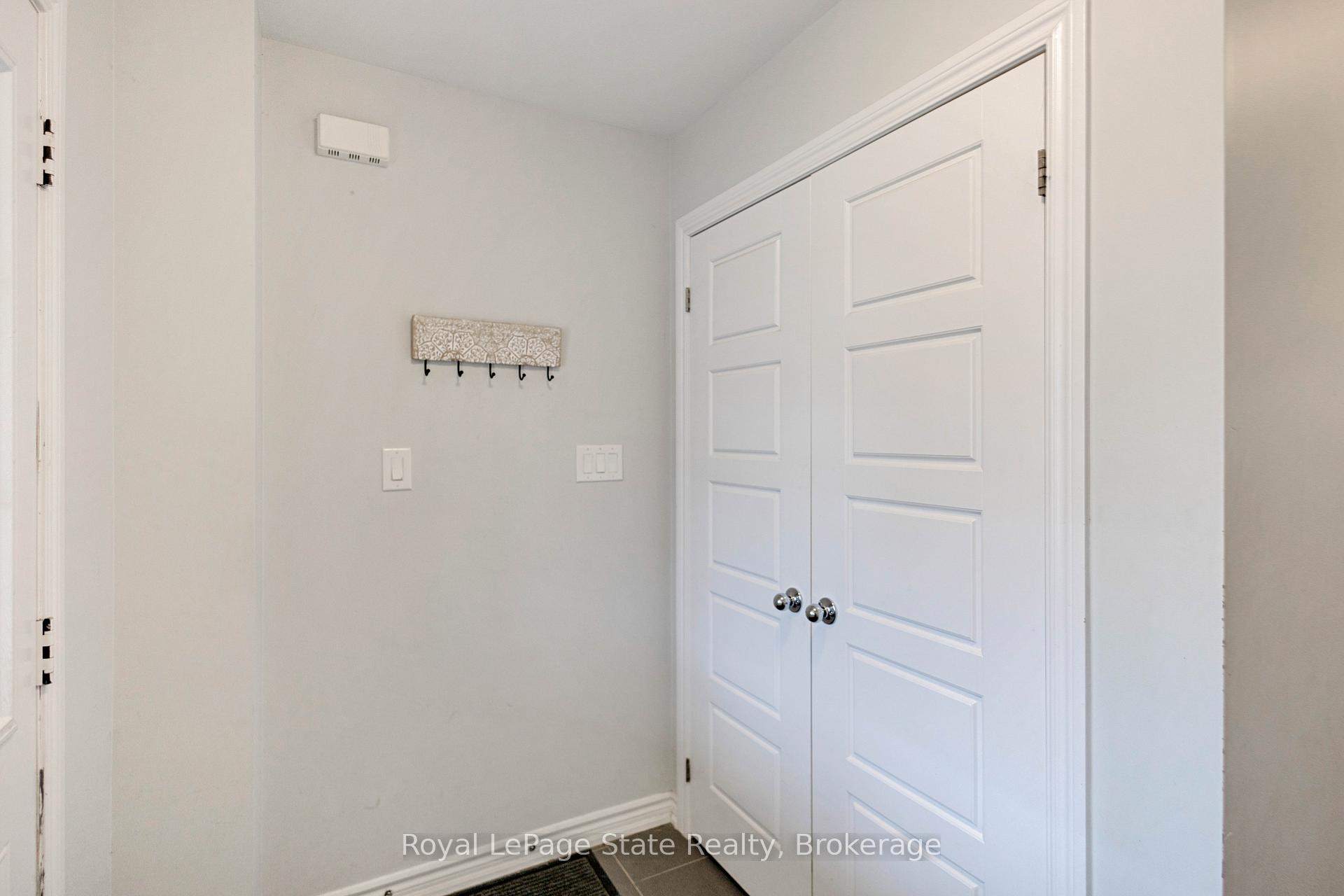 Photo 5 of 39 Mccargow Drive, Haldimand — HOMEH