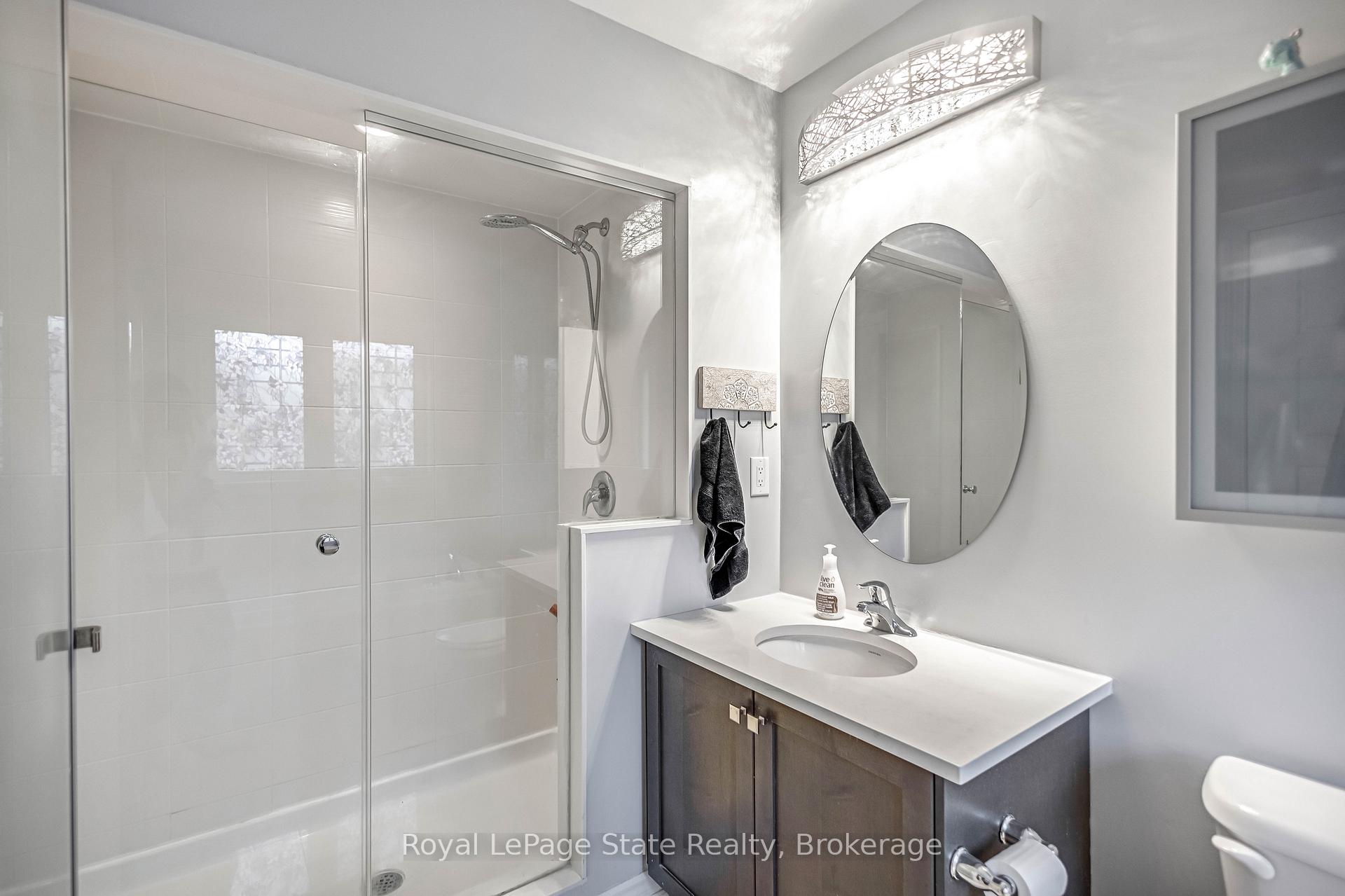 Photo 13 of 39 Mccargow Drive, Haldimand — HOMEH