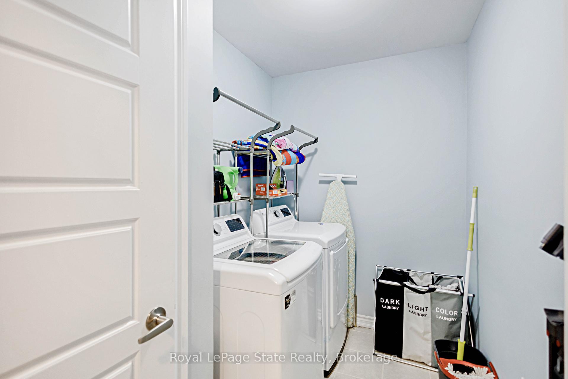 Photo 22 of 39 Mccargow Drive, Haldimand — HOMEH