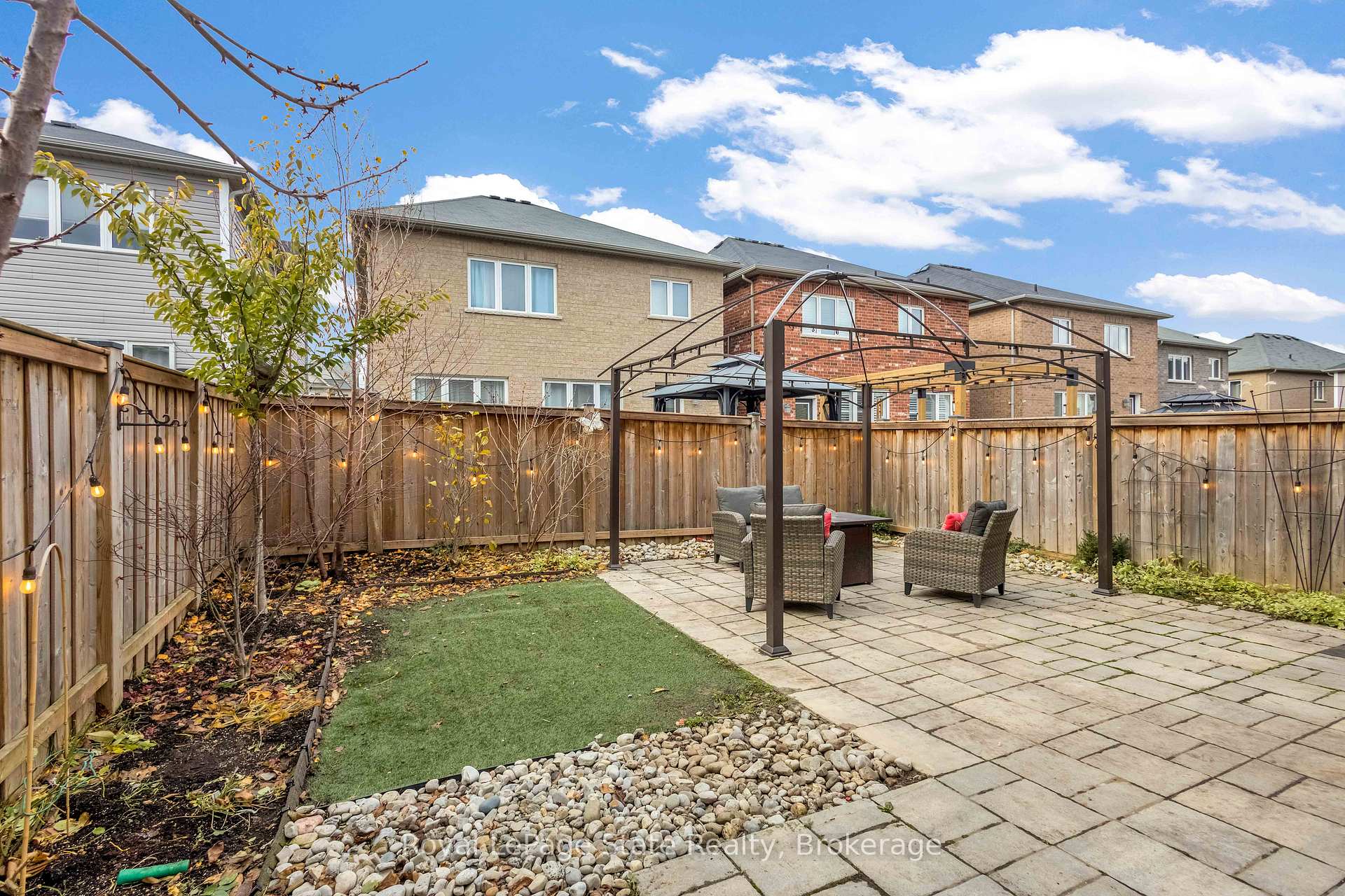 Photo 25 of 39 Mccargow Drive, Haldimand — HOMEH