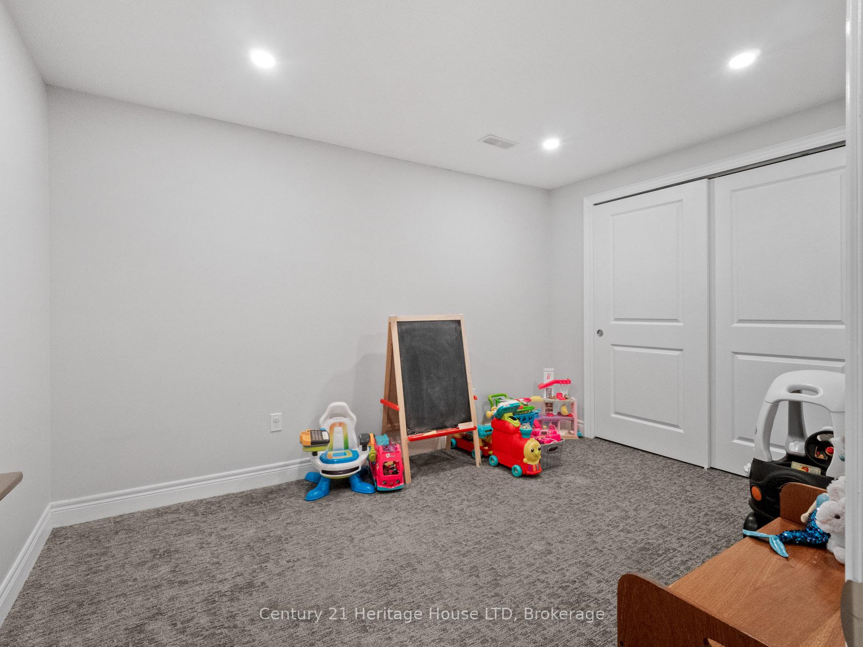 Photo 26 of 281 Regatta Drive, Welland, Dain City — HOMEH