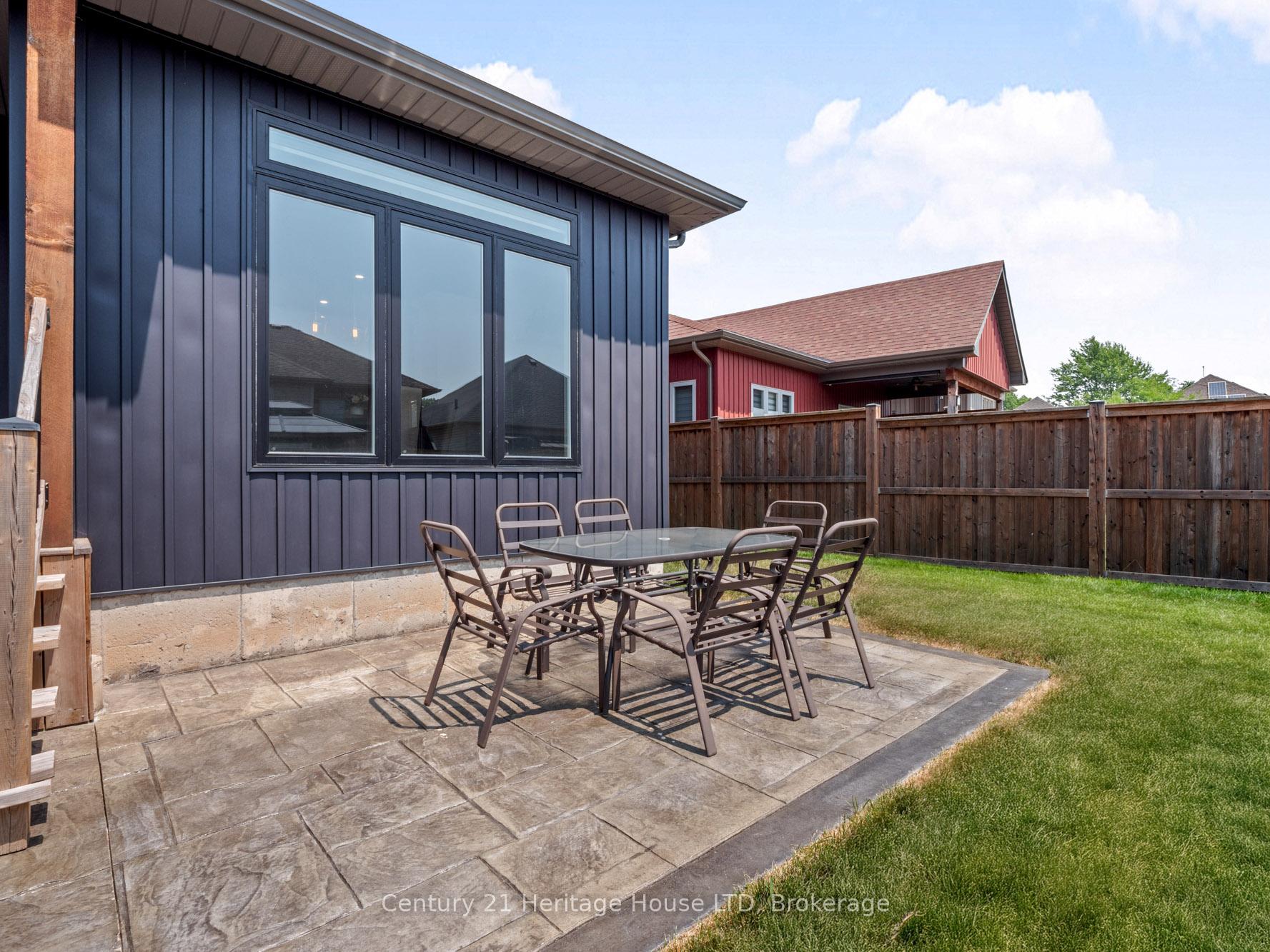 Photo 17 of 281 Regatta Drive, Welland, Dain City — HOMEH