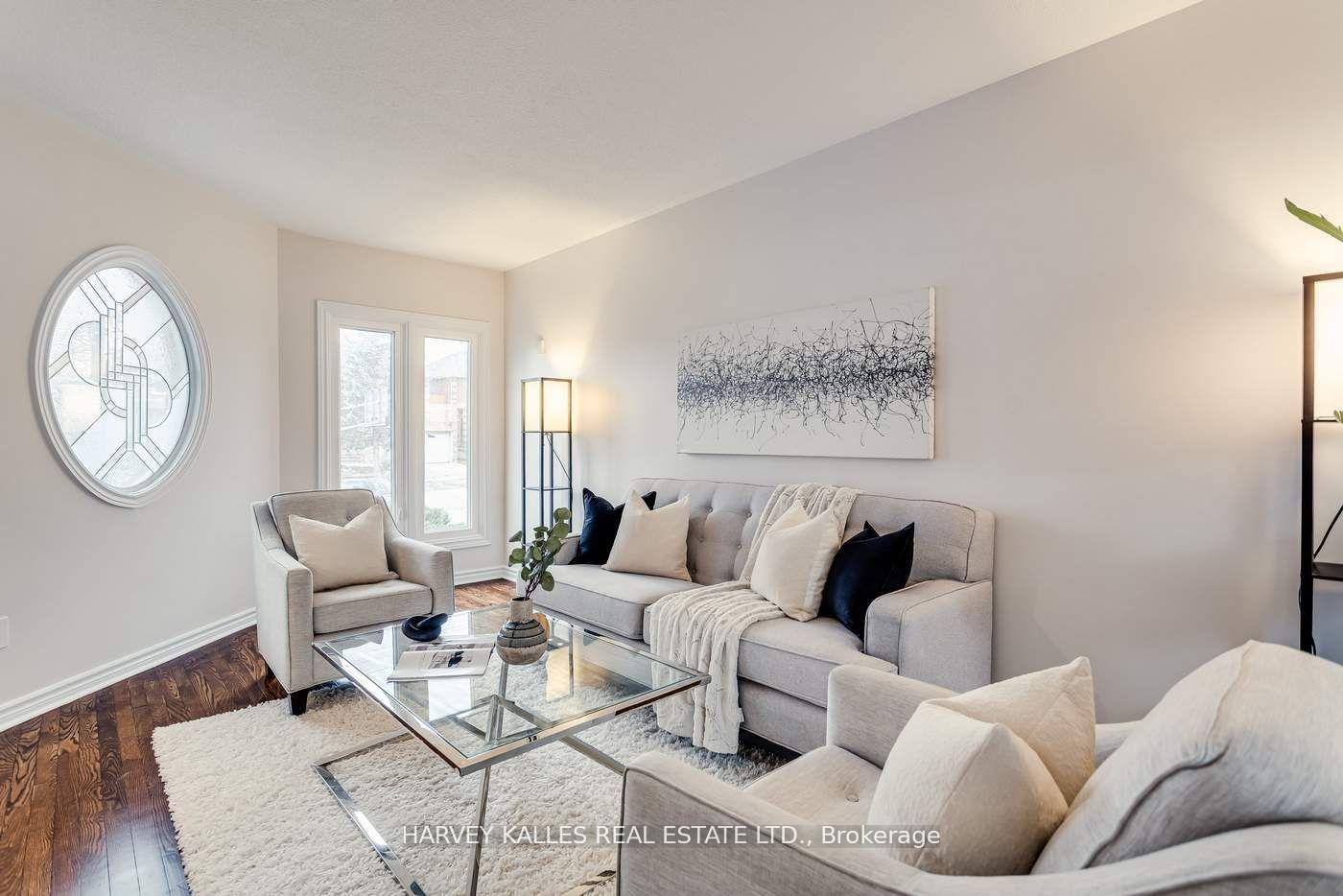 Photo 10 of 67 Venice Crescent, Vaughan, Beverley Glen — HOMEH