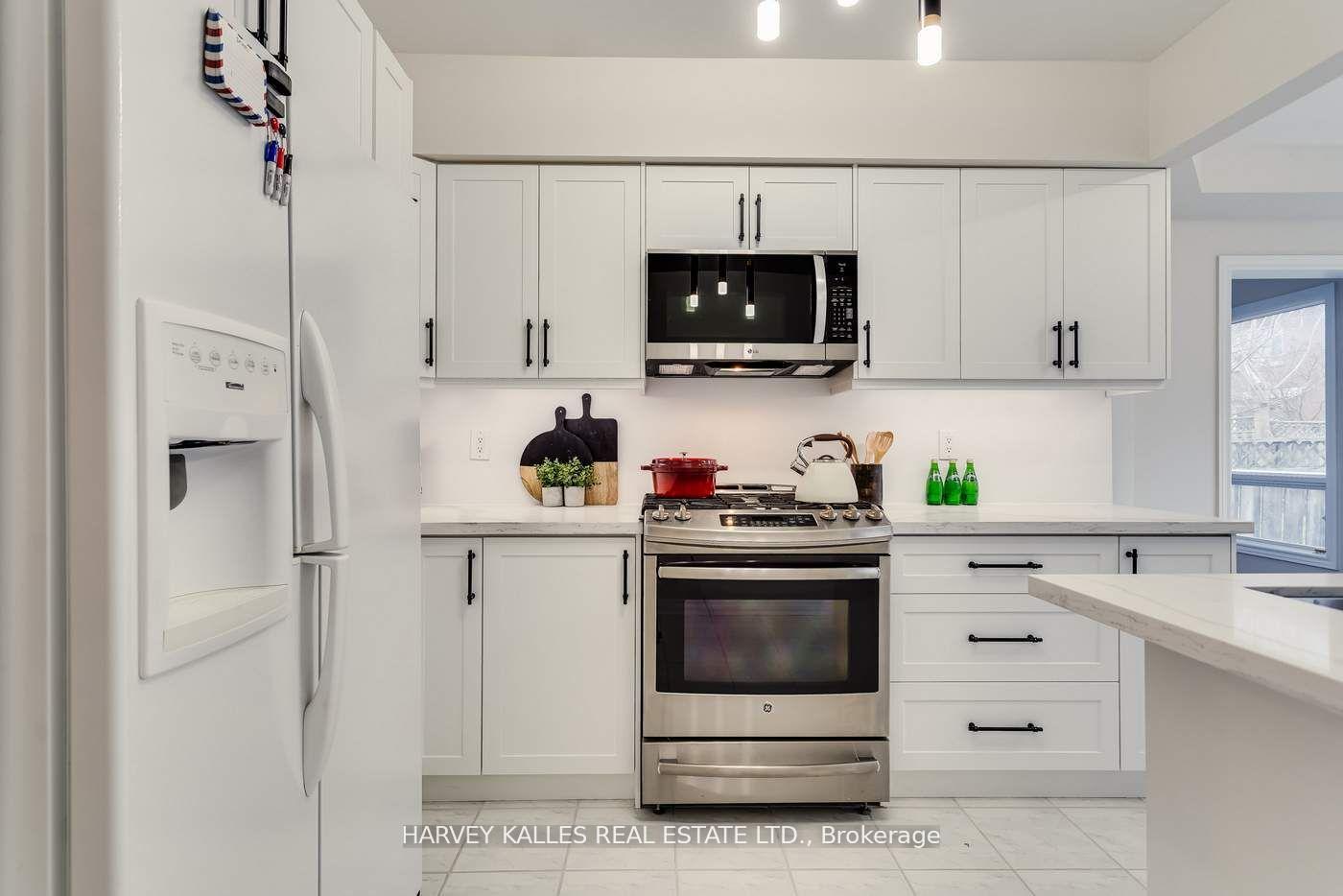 Photo 6 of 67 Venice Crescent, Vaughan, Beverley Glen — HOMEH