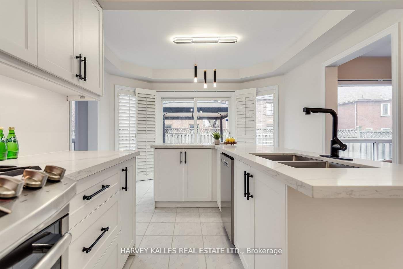 Photo 13 of 67 Venice Crescent, Vaughan, Beverley Glen — HOMEH