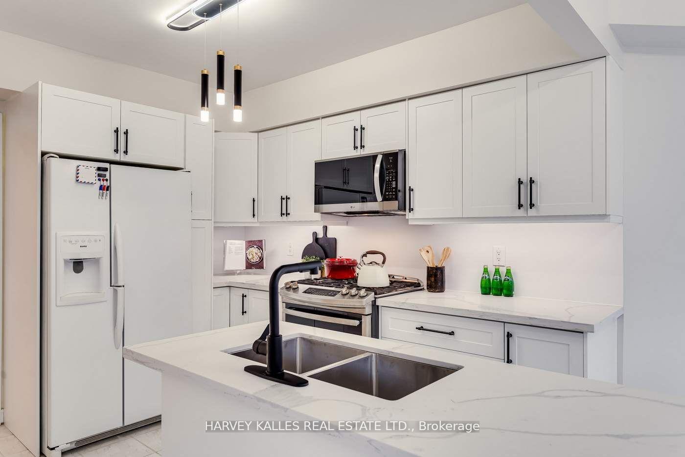 Photo 8 of 67 Venice Crescent, Vaughan, Beverley Glen — HOMEH