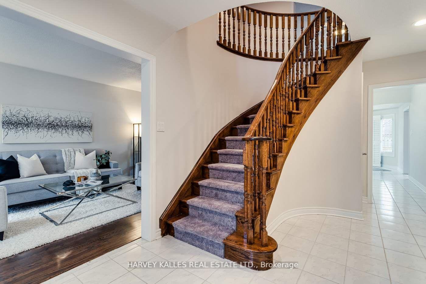 Photo 24 of 67 Venice Crescent, Vaughan, Beverley Glen — HOMEH