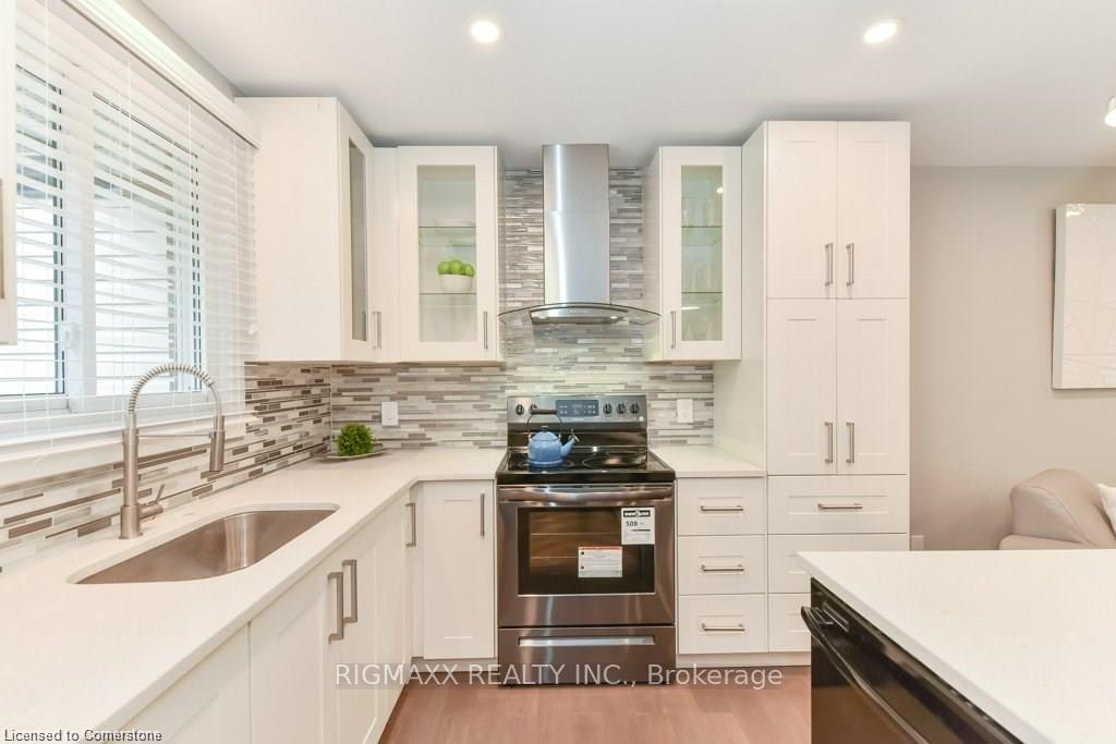 Photo 5 of 619 Forest Hill Drive, Kitchener — HOMEH