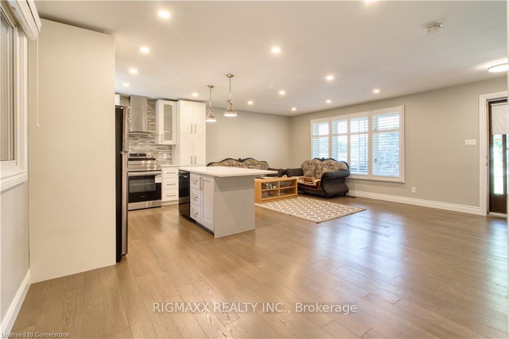 Photo 6 of 619 Forest Hill Drive, Kitchener — HOMEH