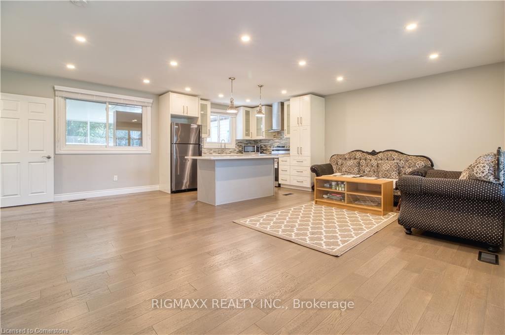 Photo 3 of 619 Forest Hill Drive, Kitchener — HOMEH