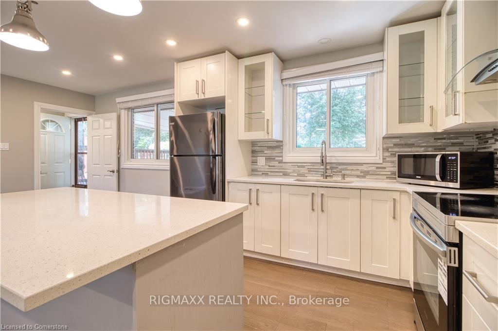 Photo 7 of 619 Forest Hill Drive, Kitchener — HOMEH