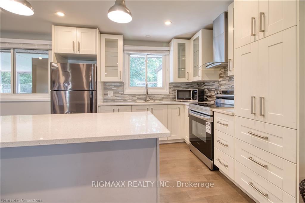 Photo 10 of 619 Forest Hill Drive, Kitchener — HOMEH