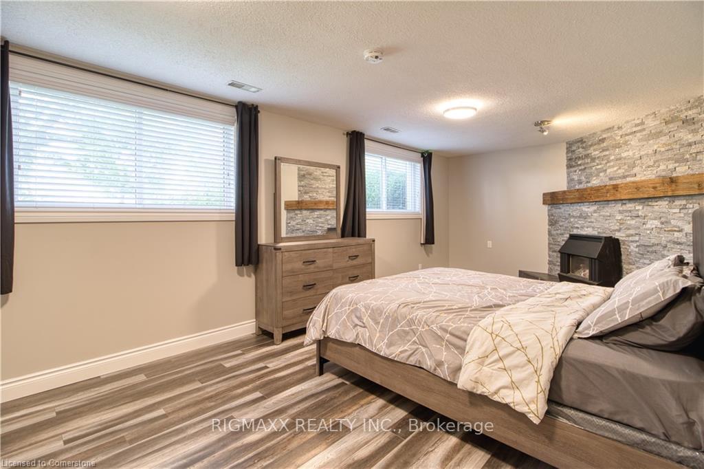 Photo 12 of 619 Forest Hill Drive, Kitchener — HOMEH