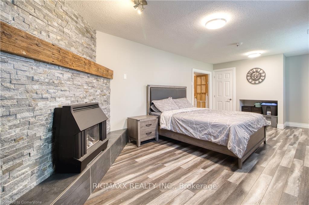 Photo 15 of 619 Forest Hill Drive, Kitchener — HOMEH