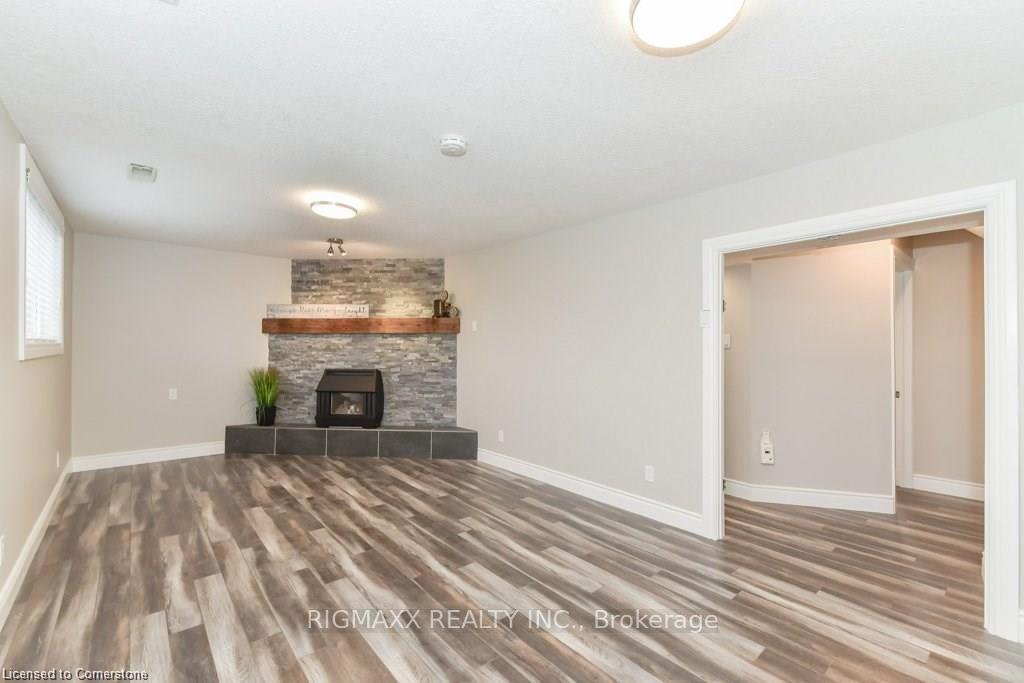 Photo 14 of 619 Forest Hill Drive, Kitchener — HOMEH