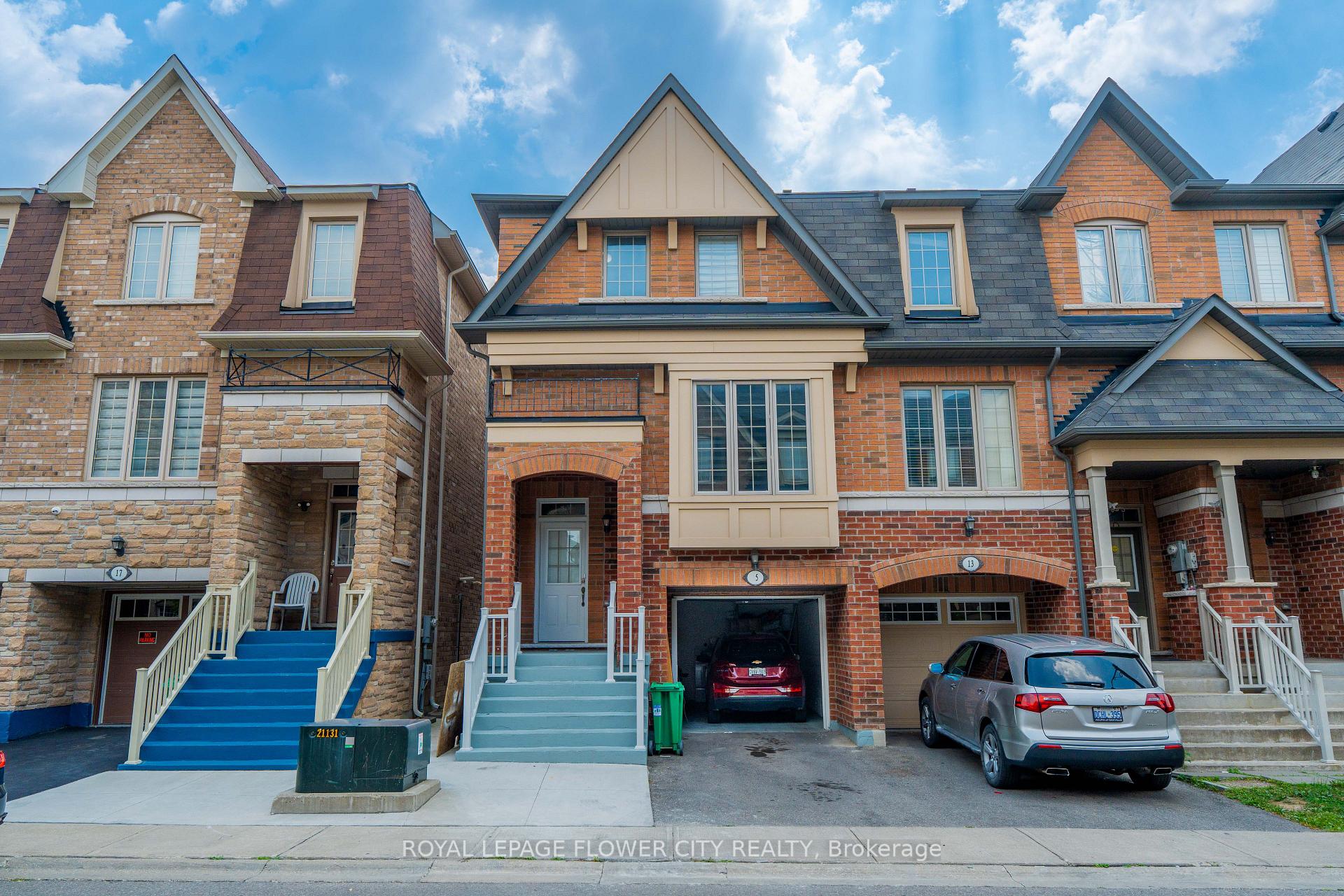 Front of 15 Sea Drifter Crescent