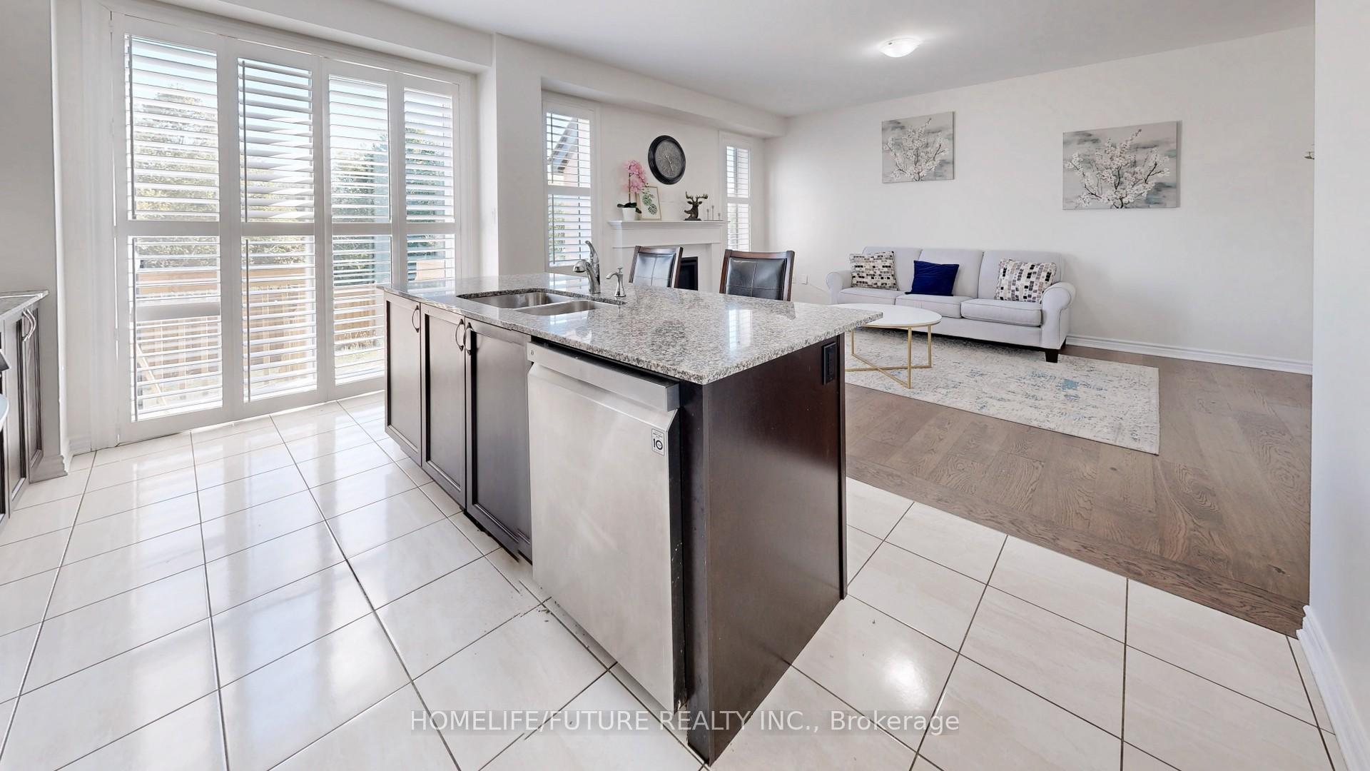 Photo 17 of 92 Barkerville Drive, Whitby, Lynde Creek — HOMEH
