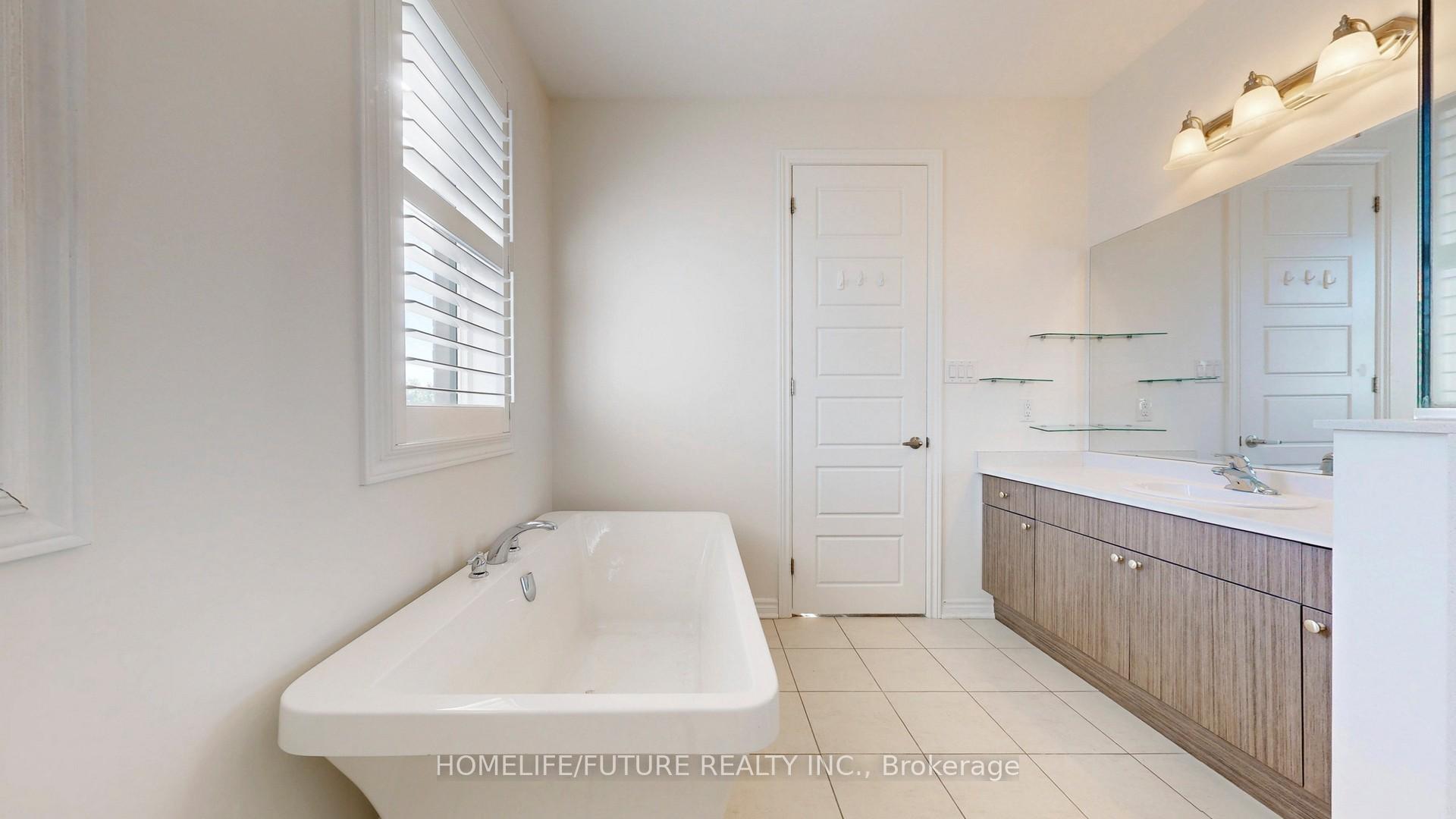 Photo 25 of 92 Barkerville Drive, Whitby, Lynde Creek — HOMEH