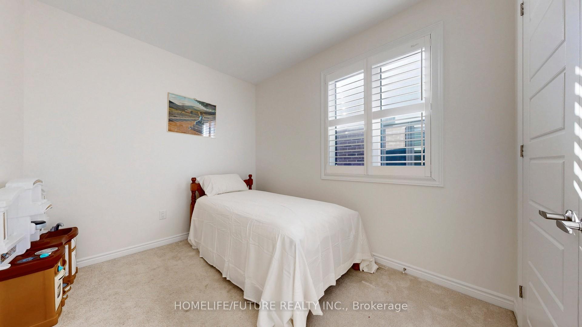 Photo 32 of 92 Barkerville Drive, Whitby, Lynde Creek — HOMEH