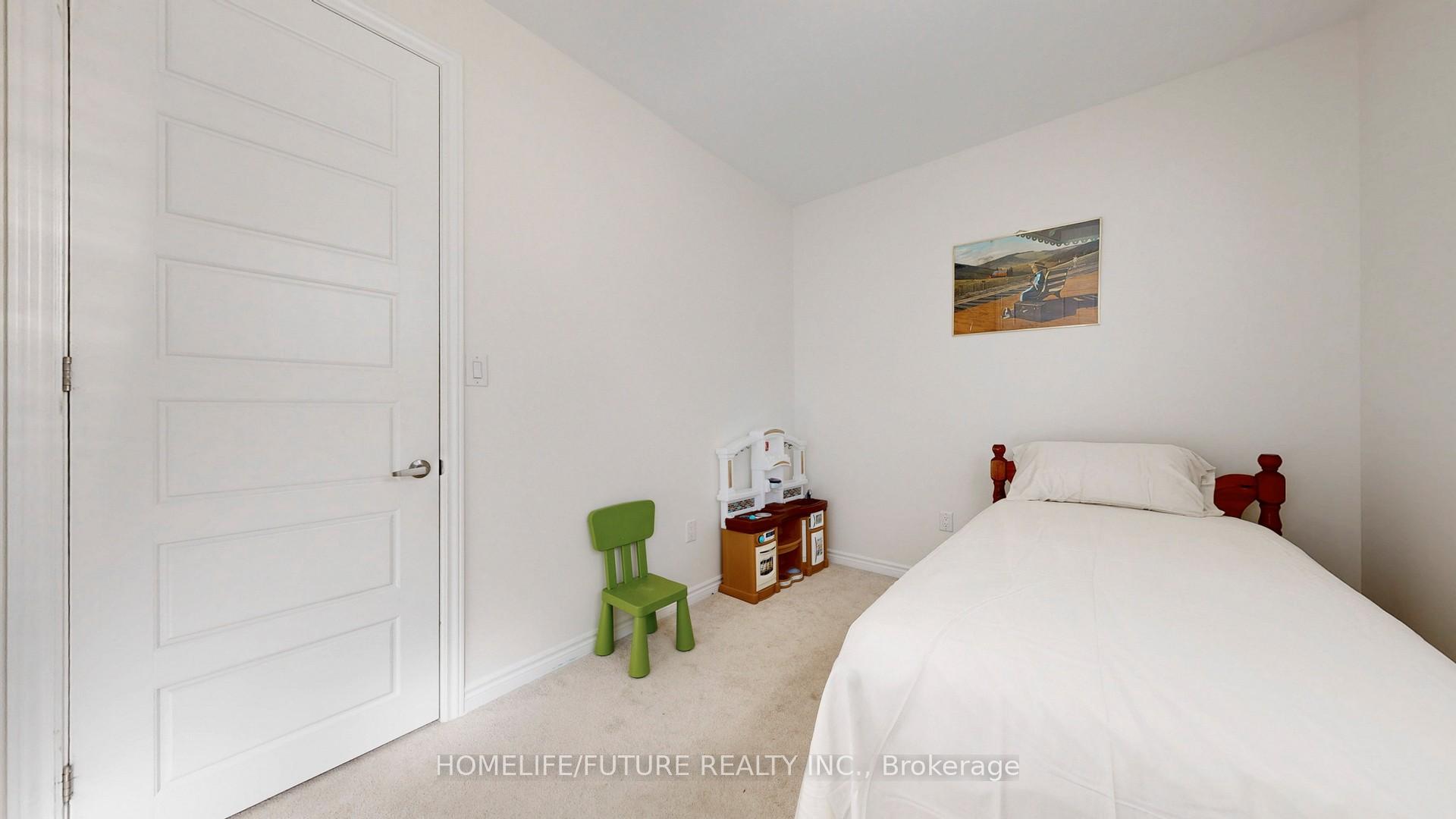 Photo 33 of 92 Barkerville Drive, Whitby, Lynde Creek — HOMEH