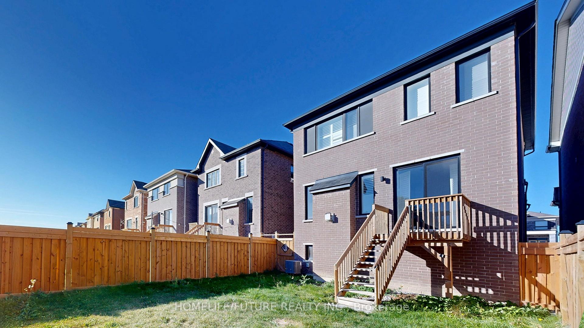 Photo 43 of 92 Barkerville Drive, Whitby, Lynde Creek — HOMEH