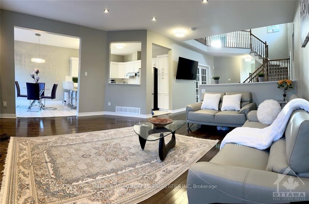 Photo 6 of 656 Netley Circle, Ottawa, Blossom Park/Kemp Park/Findlay Creek — HOMEH
