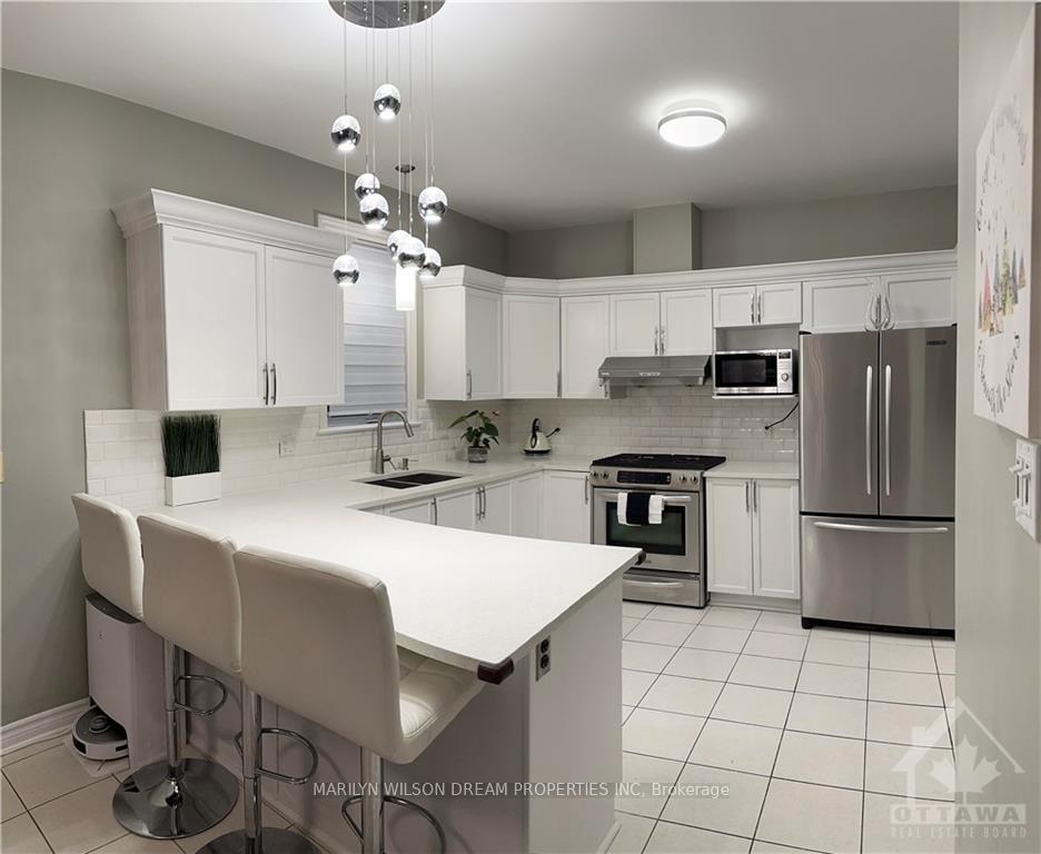 Photo 8 of 656 Netley Circle, Ottawa, Blossom Park/Kemp Park/Findlay Creek — HOMEH