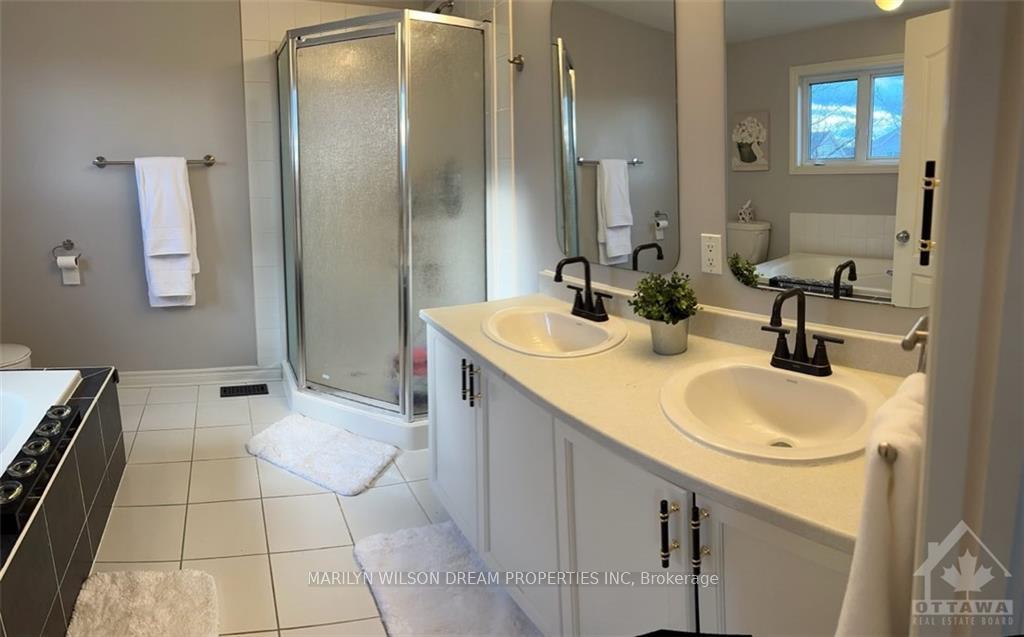 Photo 13 of 656 Netley Circle, Ottawa, Blossom Park/Kemp Park/Findlay Creek — HOMEH