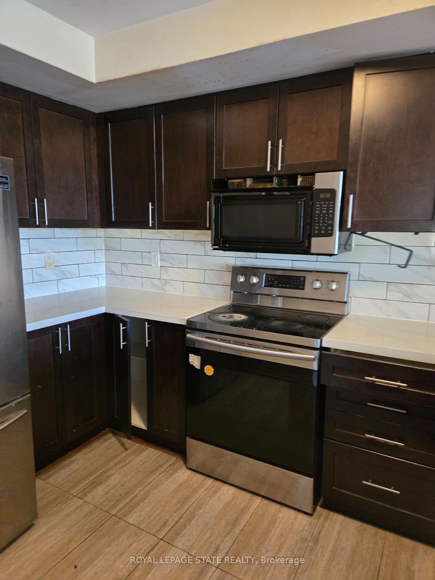 Photo 4 of Unit 38, 420 Linden Drive, Cambridge, Preston Heights — HOMEH