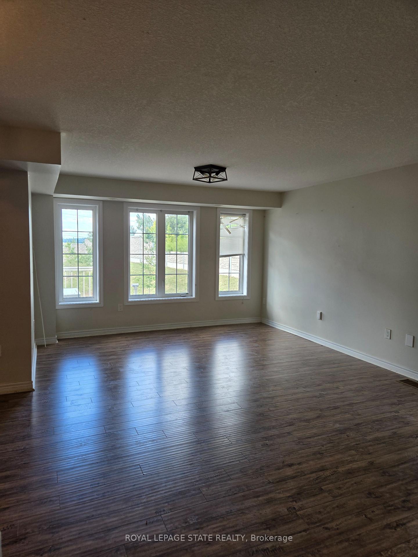 Photo 10 of Unit 38, 420 Linden Drive, Cambridge, Preston Heights — HOMEH