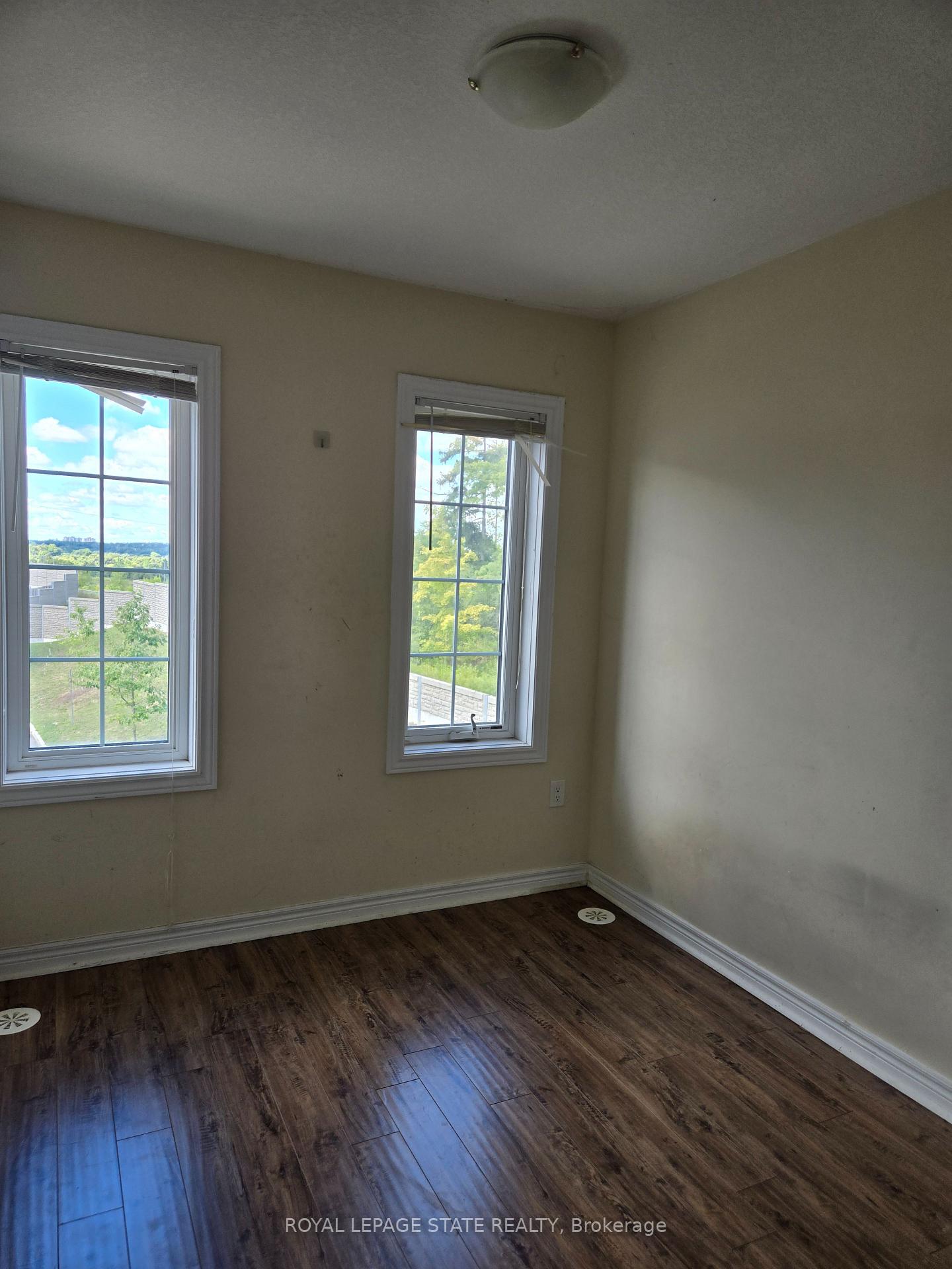 Photo 13 of Unit 38, 420 Linden Drive, Cambridge, Preston Heights — HOMEH