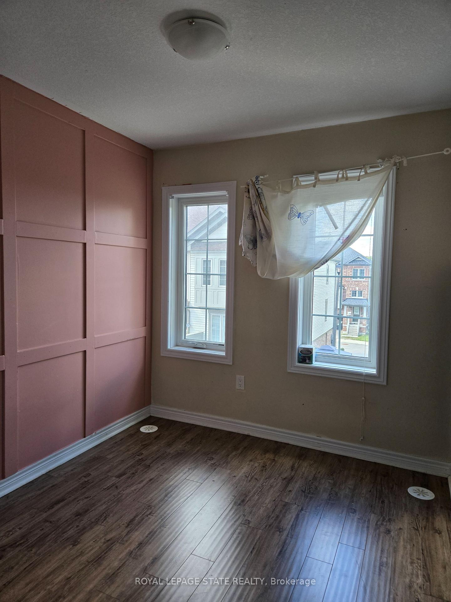 Photo 3 of Unit 38, 420 Linden Drive, Cambridge, Preston Heights — HOMEH