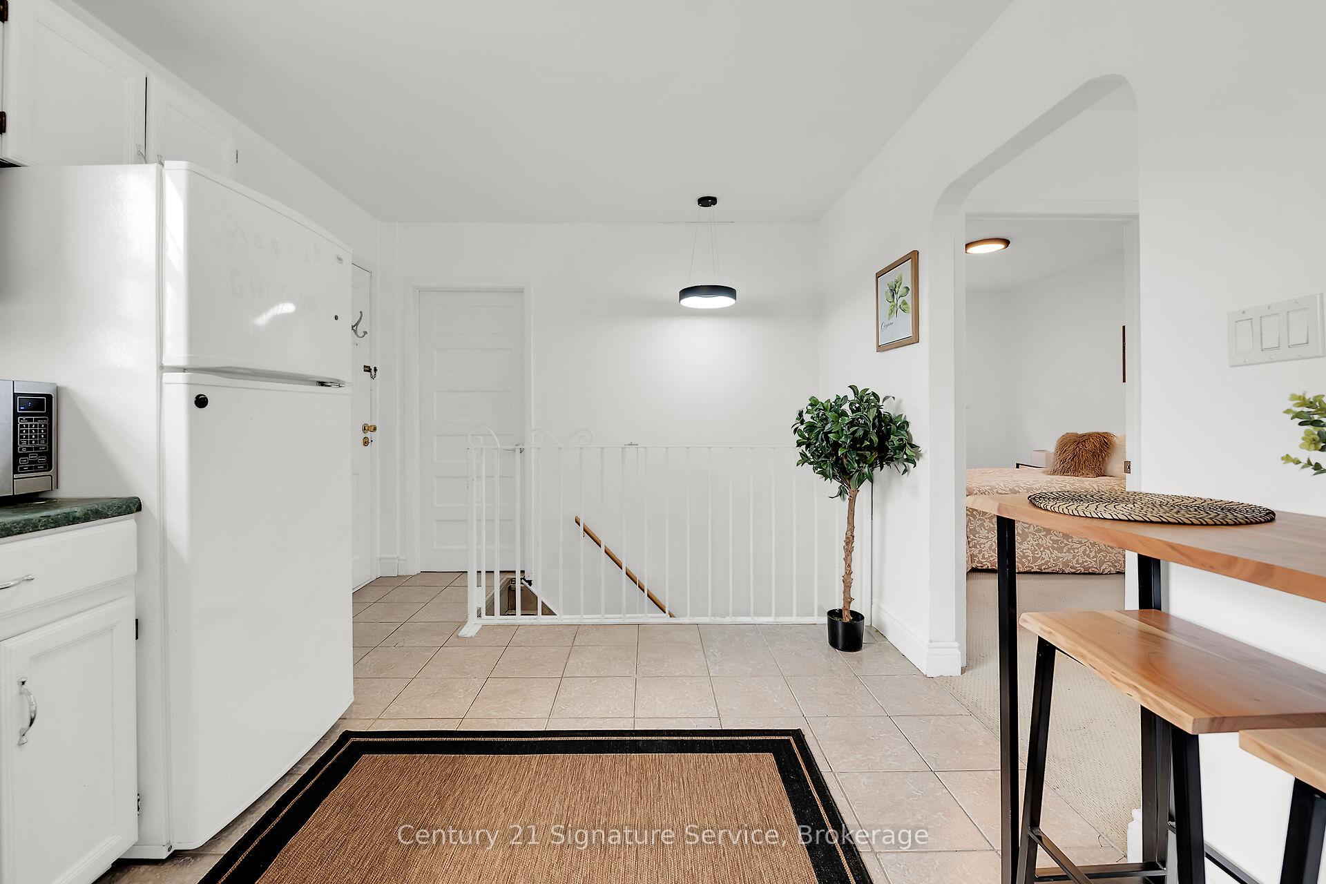 Photo 38 of 17 Fleming Avenue W, Brampton, Downtown Brampton — HOMEH