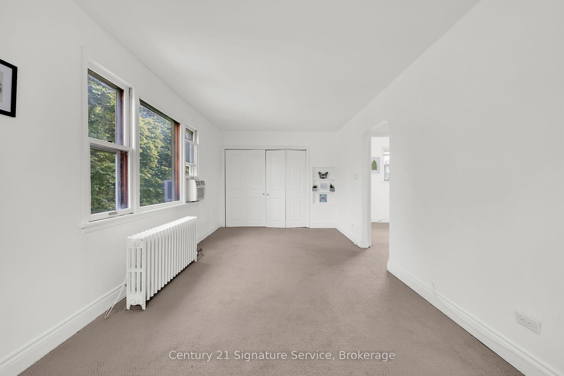 Photo 14 of 17 Fleming Avenue W, Brampton, Downtown Brampton — HOMEH
