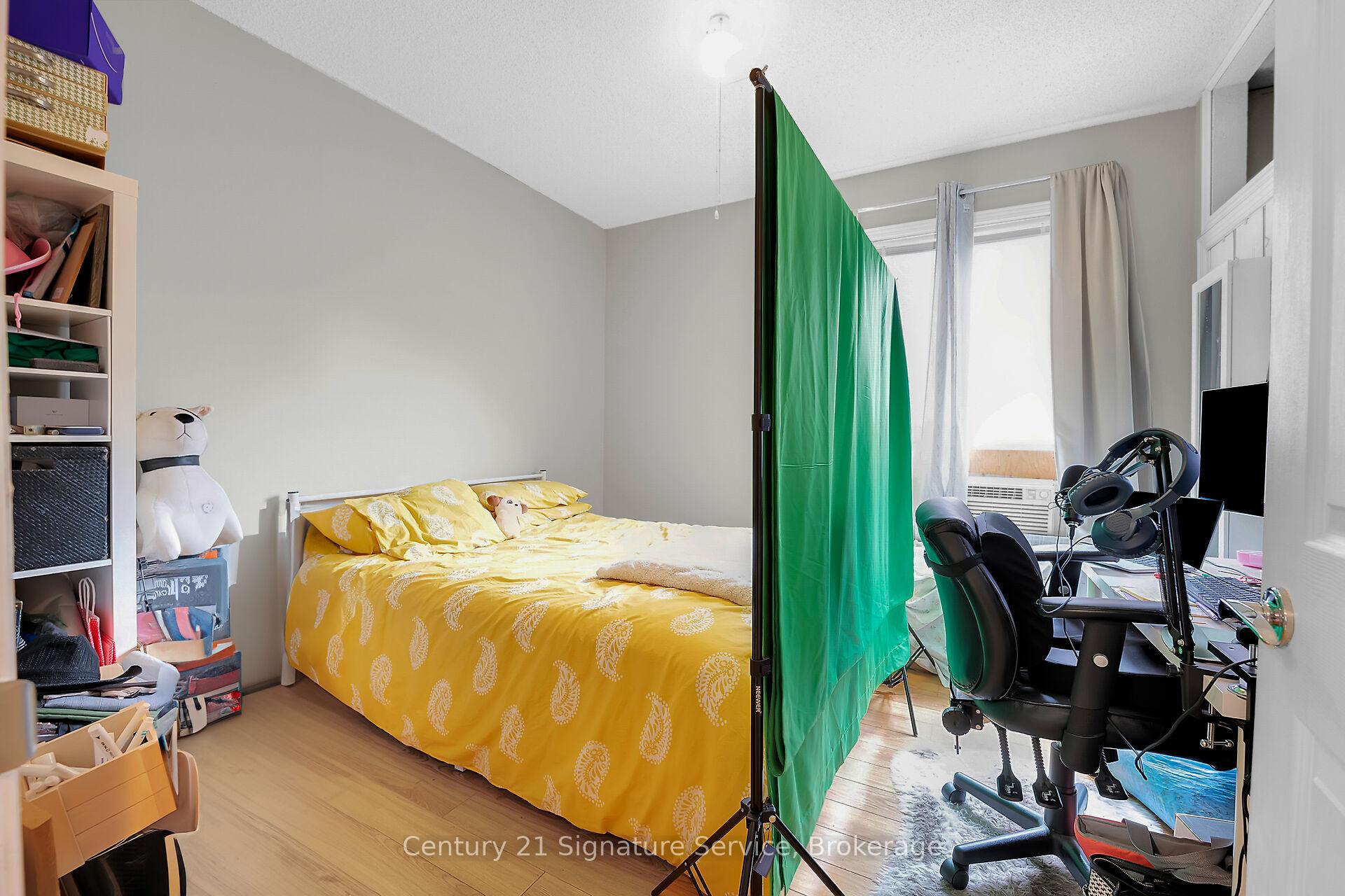 Photo 24 of 17 Fleming Avenue W, Brampton, Downtown Brampton — HOMEH
